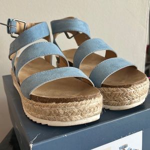 Nice sandals for this summer